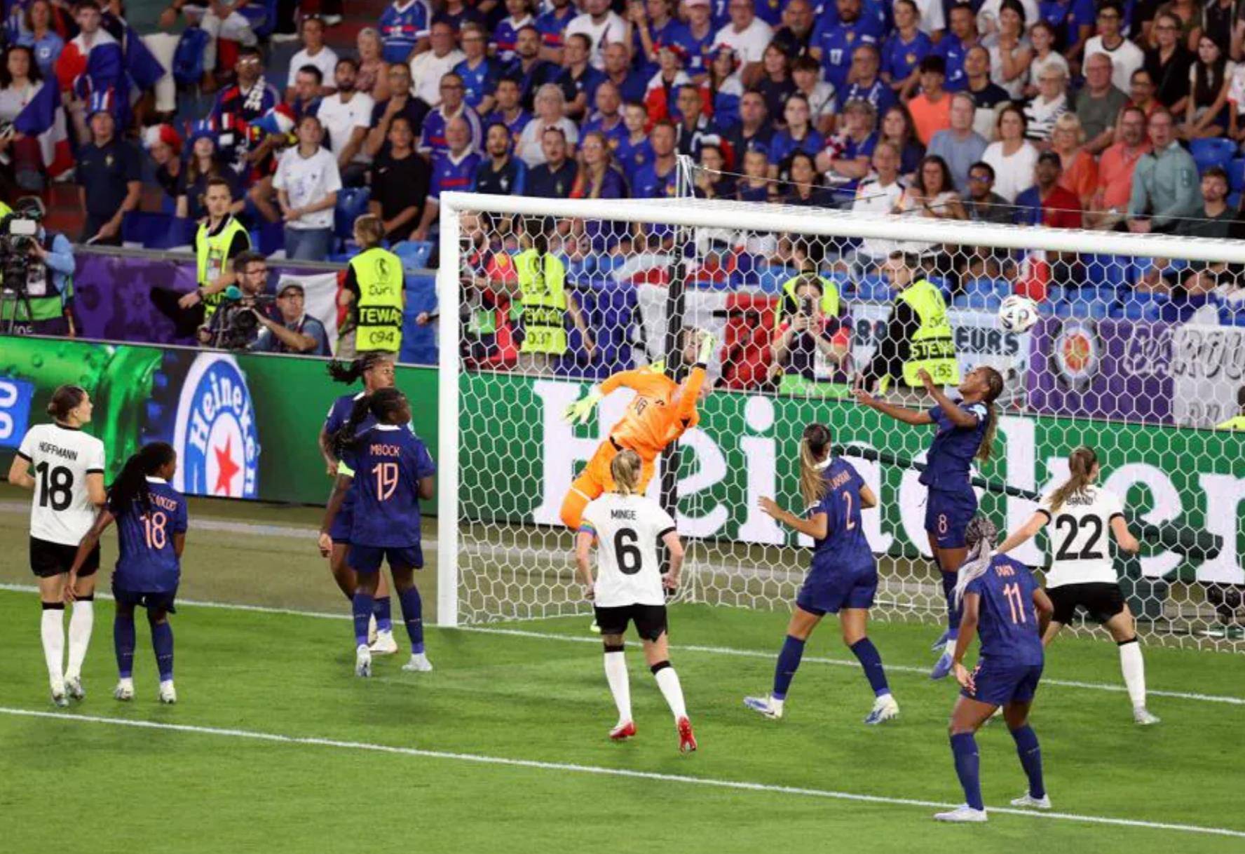 德国女足战胜法国队,晋级世界杯半决赛 德国女足战胜法国队,晋级世界杯半决赛