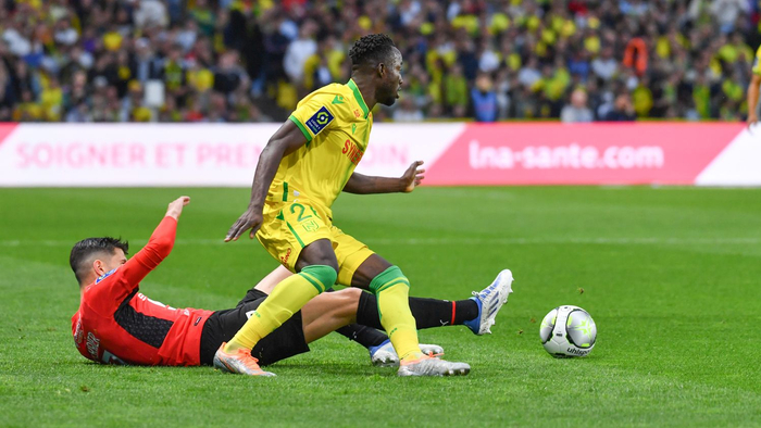 关于里昂队遭遇重大伤病,战力受损的信息 关于里昂队遭遇重大伤病,战力受损的信息