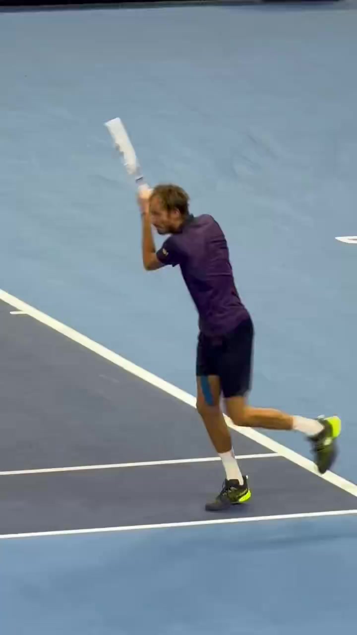 戴维斯杯鏖战拉沃尔杯,梅德韦杰夫刷新纪录的简单介绍 戴维斯杯鏖战拉沃尔杯,梅德韦杰夫刷新纪录的简单介绍