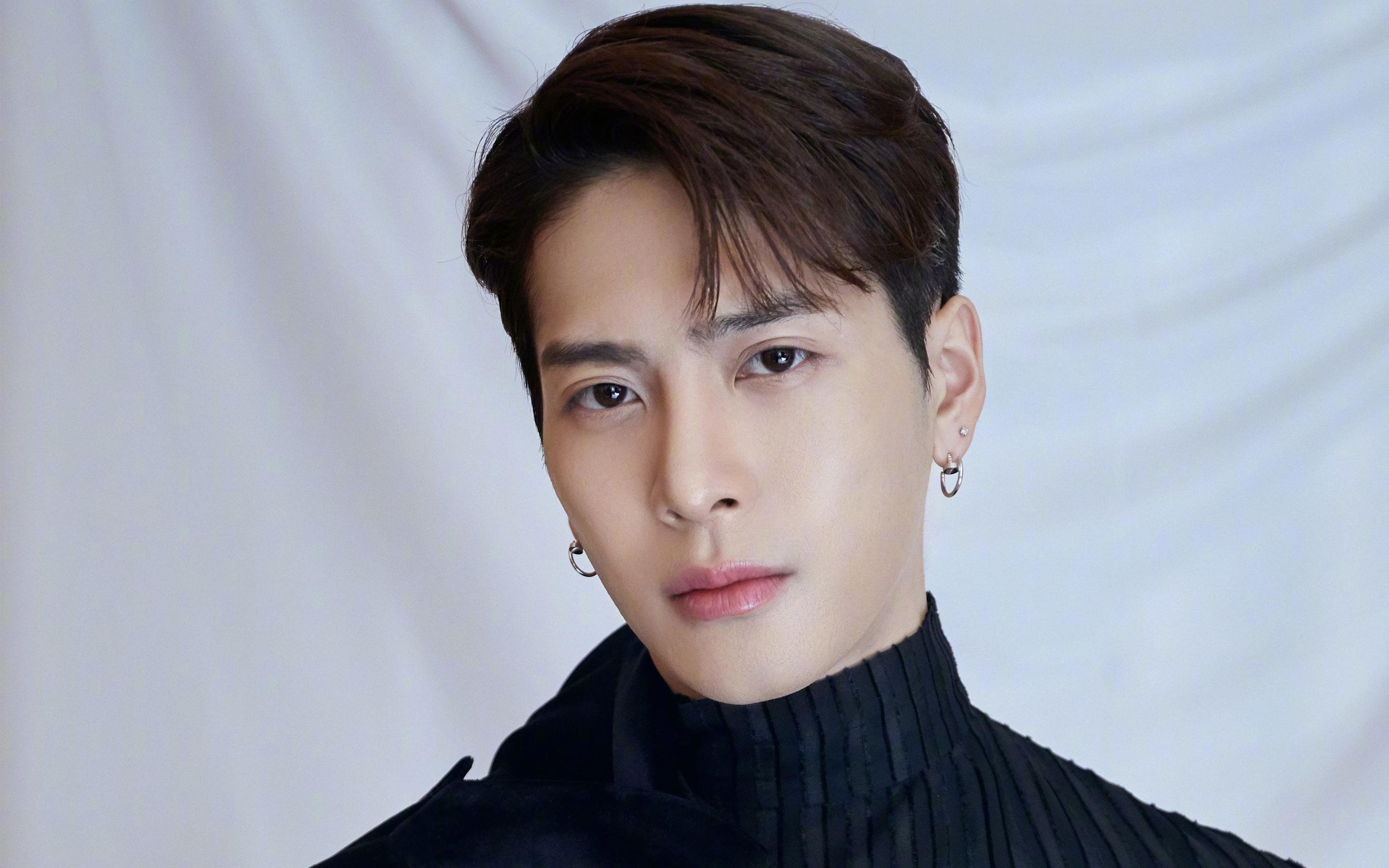 轮胎印记与草屑齐飞，那一夜，两种极速世界的唯一证明